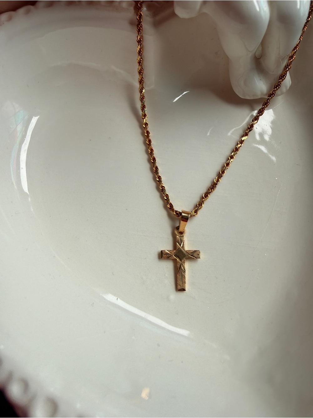 14k Gold Cross Pendant Necklace - 16 inch Rope Chain - Picture 2 of 7